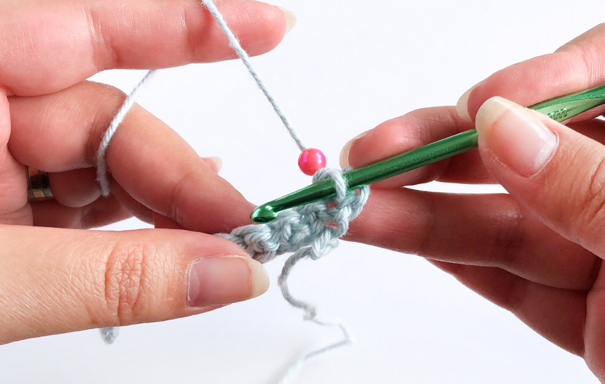 Make a beaded crochet hook with me! This one is far out. #beadedcroche