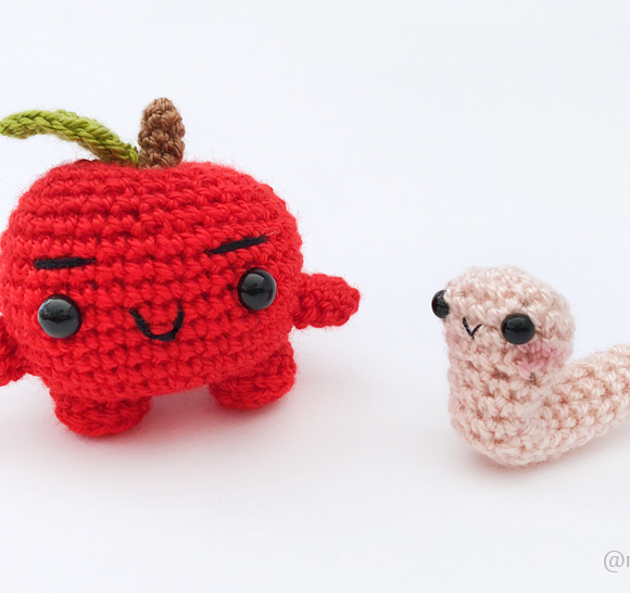 Juanito the Little Apple & Gus the Worm – Crochet Pattern