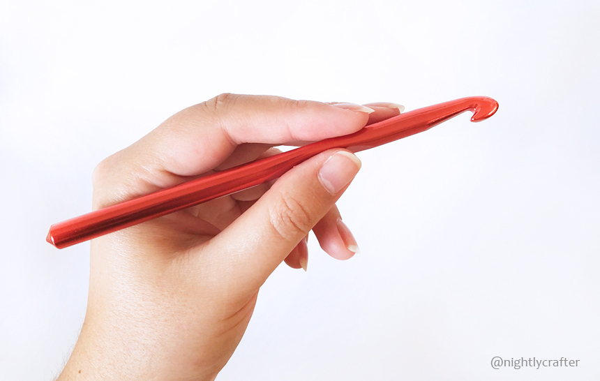 How to Hold a Crochet Hook Right- and Left-Handed