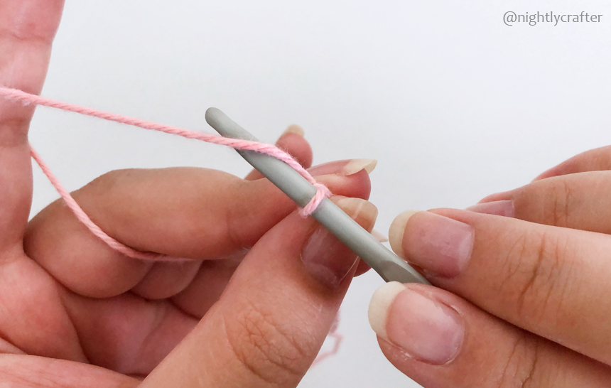 How to Hold the Crochet Hook and Yarn